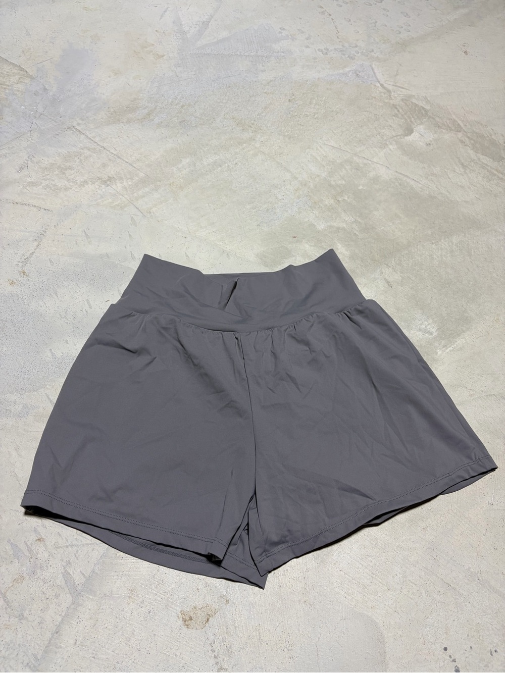 Halara NWT Women’s High-Waist Performance Shorts gray large long